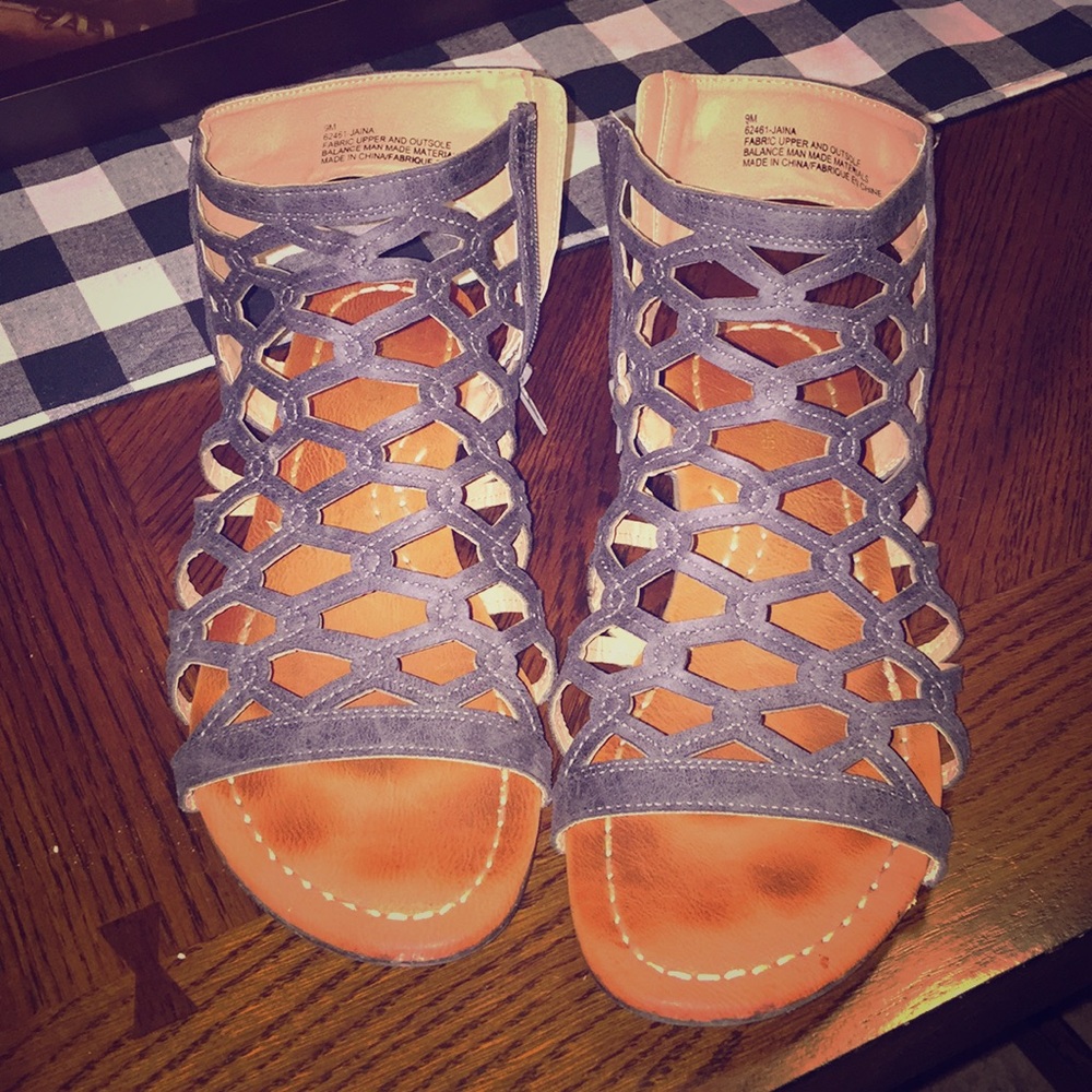Maurice’s sandals